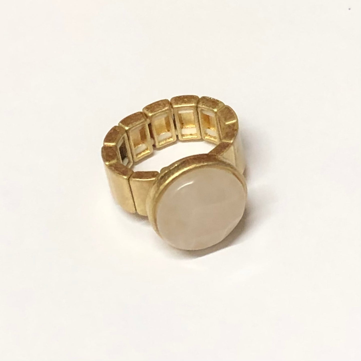 Elastischer Ring mit Schmuckstein