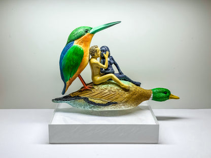 Hieronymus Bosch: Liebespaar auf Ente – Skulptur