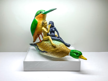 Hieronymus Bosch: Liebespaar auf Ente – Skulptur