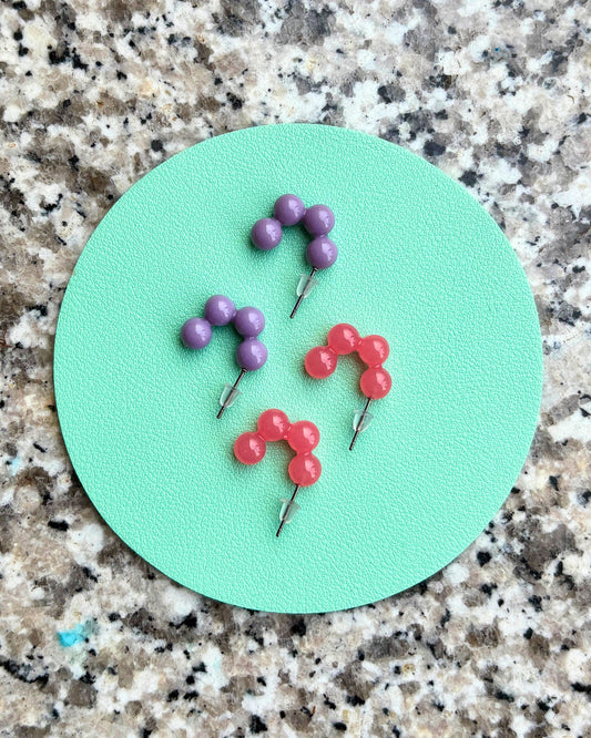 Farbenfrohe kleine Hoop-Ohrringe